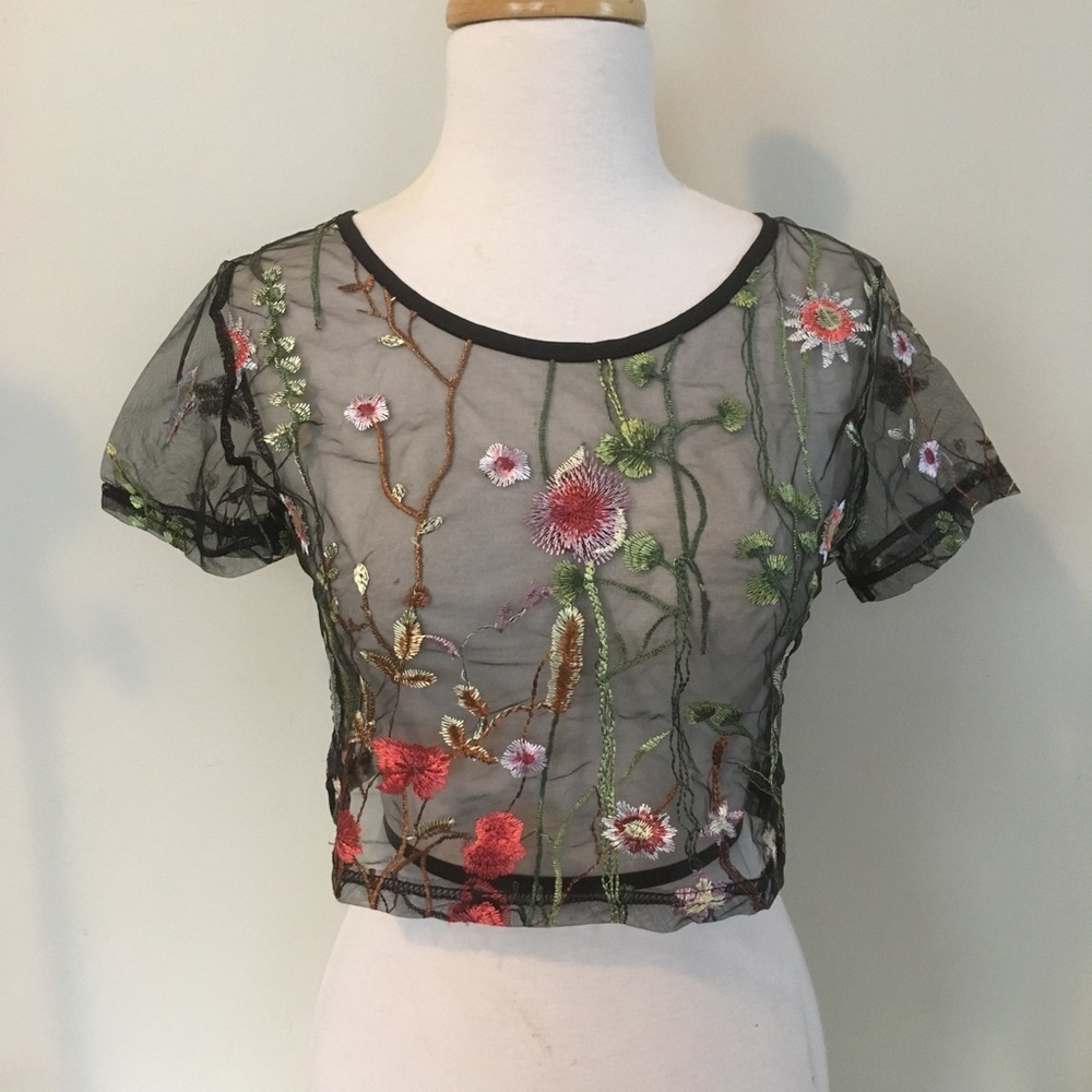 Black floral embroidered mesh crop top - Picture 2 of 3